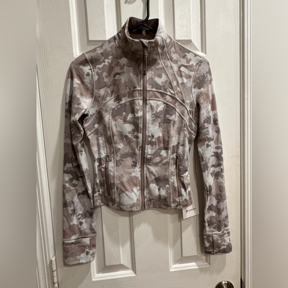 lululemon athletica Taupe Camo Zip Jacket - Picture 4 of 9